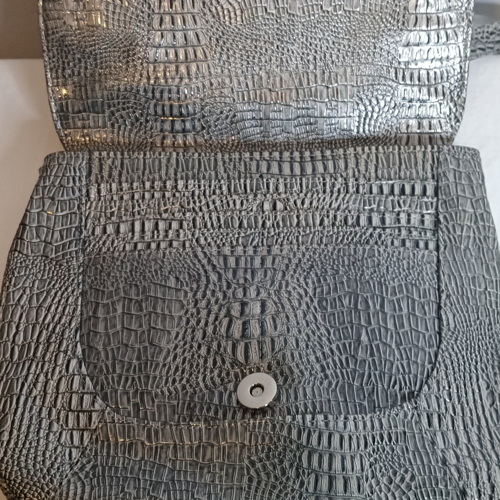Unlisted silver purse lots of compartments - Picture 3 of 10